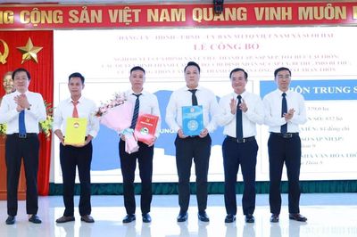 Xã Suối Hai công bố nghị quyết thành lập, sắp xếp các thôn mới