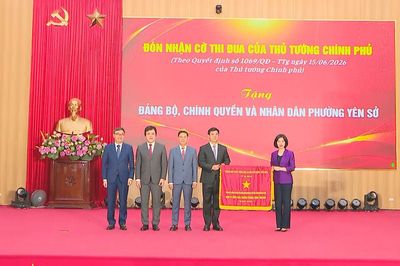 Phường Yên Sở nhận Cờ thi đua Chính phủ