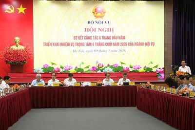 Tiếp tục sắp xếp cấp xã, tinh gọn tổ chức bên trong các bộ, ngành