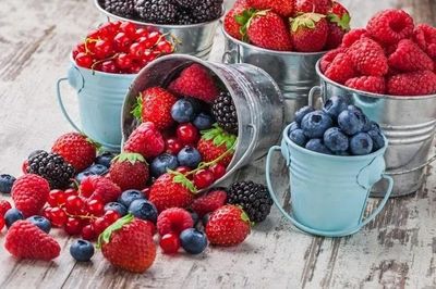 Phụ nữ sau tuổi 40 nên ăn gì để giữ dáng, khỏe xương và làm chậm lão hóa?