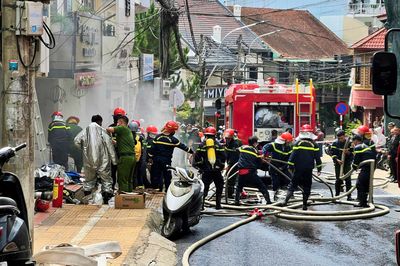 Cháy lớn giữa trung tâm Đà Lạt, một người tử vong