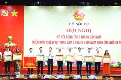 Bộ Nội vụ hoàn thành khối lượng lớn nhiệm vụ có tính phức tạp, yêu cầu cao