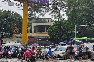Cảnh báo mưa dông kèm lốc sét khu vực nội thành Hà Nội và các tỉnh phía Bắc