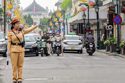 Hà Nội tạm cấm/hạn chế nhiều tuyến đường sáng 11/7