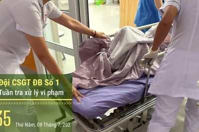 Bác sĩ đỡ đẻ cho sản phụ ngay trên xe ô tô đặc chủng CSGT
