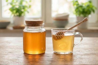 4 thời điểm uống mật ong tốt nhất cho tiêu hóa, giấc ngủ, hô hấp và sức bền