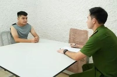 Giả danh Công an đi cưỡng đoạt tiền của tiểu thương
