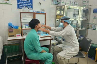 Nam thanh niên nhập viện vì thói quen ăn uống nhiều người mắc