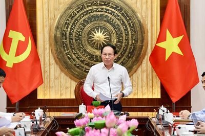 Phó Thủ tướng Lê Tiến Châu làm việc với Ban Thường vụ Tỉnh ủy Thanh Hóa