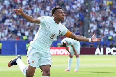 Mbappe tỏa sáng đưa Pháp vào bán kết