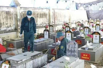 Trả lại tên cho những người nằm lại