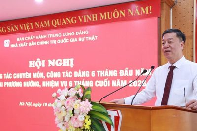 Tiếp tục khẳng định vai trò là ngọn cờ đầu về xuất bản chính trị, lý luận của Đảng