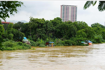 Nước sông Cầu qua Thái Nguyên lên nhanh do mưa lớn