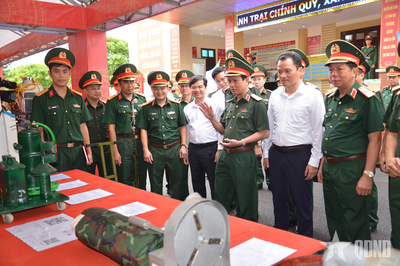 Chấm thi 'Doanh trại chính quy, xanh, sạch, đẹp' Trung đoàn bộ binh đủ quân năm 2026 tại Trung đoàn 174