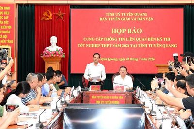 Khởi tố Trưởng điểm thi, Thư ký cùng 2 đồng phạm và đề xuất cho thi lại môn Toán