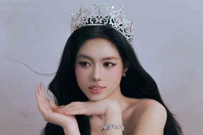 'Á hậu quân nhân' Châu Anh được thăng quân hàm Thượng úy ở tuổi 22