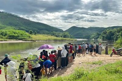 Nỗ lực tìm kiếm bé gái mất tích trên sông Ngàn Trươi