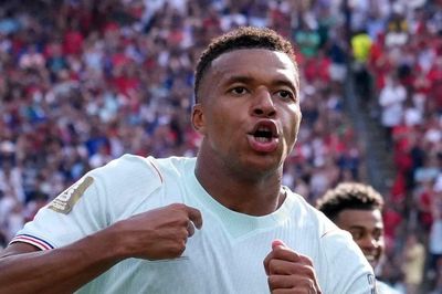 Mbappe bắt kịp Messi, Pháp lần thứ 3 liên tiếp vào bán kết World Cup