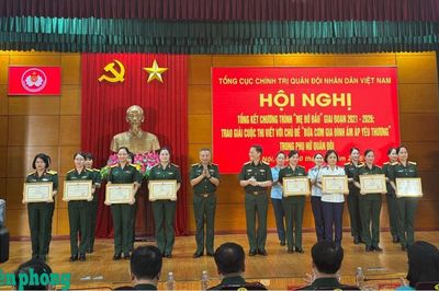 Lan tỏa yêu thương từ Chương trình 'Mẹ đỡ đầu' trong Phụ nữ Quân đội