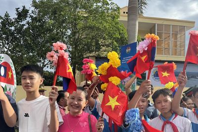 Người dân đong đầy cảm xúc trong ngày hội giao lưu Hữu nghị Quốc phòng Biên giới Việt Nam - Lào lần thứ 3