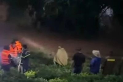 Thái Nguyên: Xuyên đêm tìm bé 12 tuổi bị lũ cuốn trôi