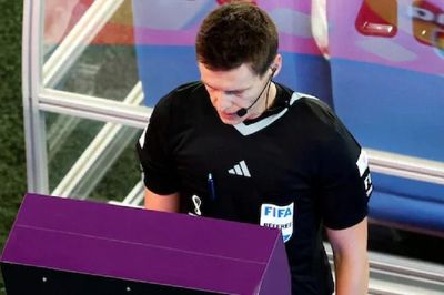 VAR thay đổi thế nào từ trận tứ kết Pháp vs Morocco?
