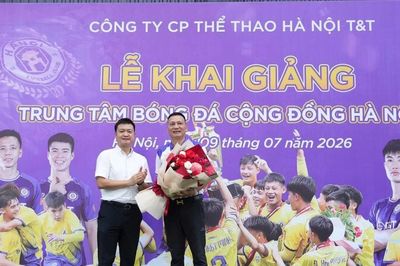 Cựu danh thủ Triệu Quang Hà nắm Trung tâm bóng đá cộng đồng của bầu Hiển