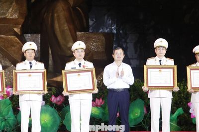 5 sỹ quan thuộc lực lượng An ninh Công an tỉnh Bắc Ninh được trao tặng Huân chương Chiến công hạng Ba