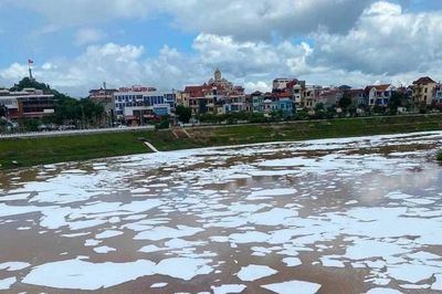 Lãnh đạo tỉnh Lạng Sơn yêu cầu phường sở tại báo cáo việc xử lý ô nhiễm trên sông Kỳ Cùng