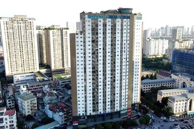 Hàng trăm hộ dân chung cư Thăng Long Tower bị 'treo' sổ hồng cả chục năm