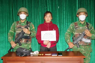 Vận chuyển vàng qua cửa khẩu, người phụ nữ bị khởi tố