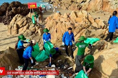 Thế hệ trẻ chung tay làm sạch biển, tri ân người có công