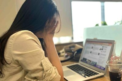 Nàng dâu viết 5 câu 'kể tội' chồng trên mạng, cả nhà họp khẩn giữa đêm