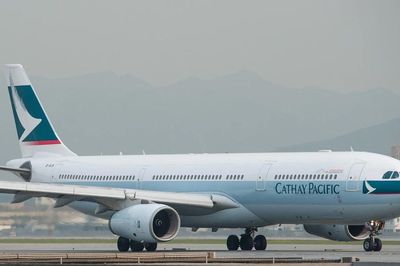 Siêu bão Bavi khiến hơn 40 chuyến bay từ Hong Kong bị hủy