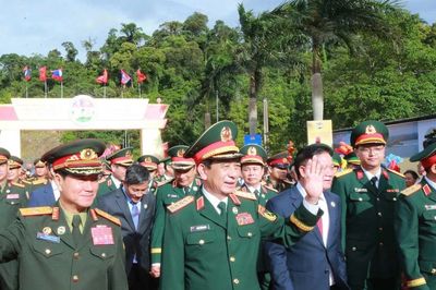 Giao lưu quốc phòng Việt Nam-Lào: Thắt chặt tình đoàn kết, vun đắp biên giới hòa bình