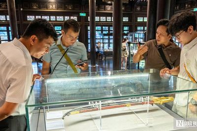 Chiêm ngưỡng những cổ vật lưu dấu vàng son triều Nguyễn
