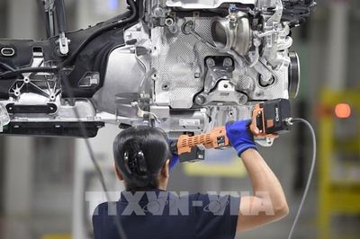 Lý do khiến các nhà sản xuất Canada chuyển dịch sang Mỹ