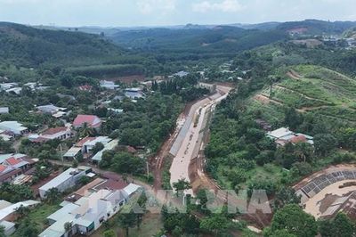 Đánh thức dòng suối Đắk Woa, mở lối cho một vùng quê hết ngập