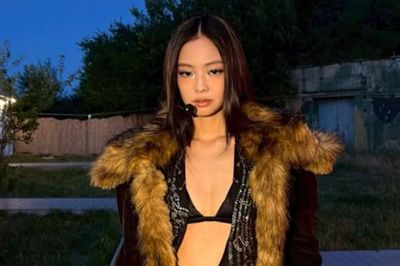 Jennie (BLACKPINK) gây chú ý với trang phục cắt xẻ táo bạo, khoe vòng eo săn chắc