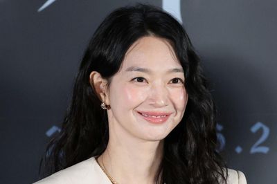 Shin Min Ah gây sốt với nhan sắc cận cảnh