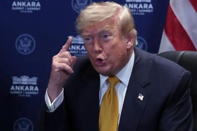 Tổng thống Donald Trump sa thải toàn bộ lãnh đạo cơ quan giám sát bầu cử Mỹ