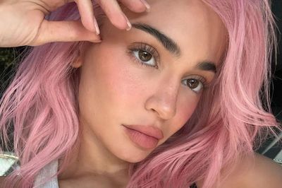 Nữ người mẫu Kylie Jenner gây sốt