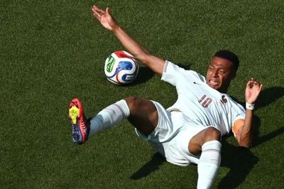 Mbappe lên tiếng về chấn thương ở mắt cá chân