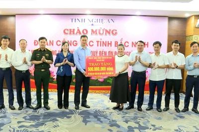 Tỉnh Bắc Ninh ủng hộ 500 triệu đồng Quỹ 'Đền ơn đáp nghĩa' tỉnh Nghệ An