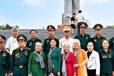 Một đời kiên trung, nghĩa tình trọn vẹn