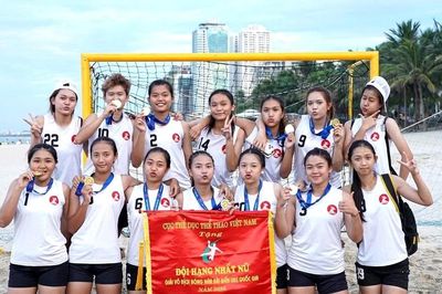 Đội tuyển nữ bóng ném bãi biển U20 Gia Lai mang về huy chương vàng
