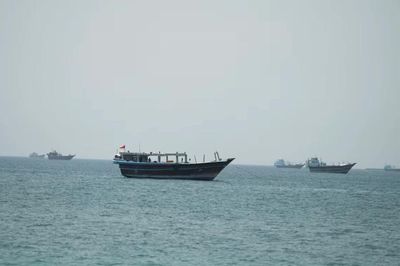 Lưu lượng giao thông qua eo biển Hormuz giảm mạnh, gần như ngừng hoạt động