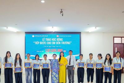 16 sinh viên Lâm Đồng được trao học bổng hơn 1,1 tỷ đồng