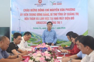 Đồng chí Bí thư Tỉnh ủy kiểm tra thực địa các dự án điện gió