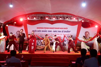 Chương trình nghệ thuật đặc biệt 'Đời đời khắc ghi-Bác Ba Lê Duẩn'